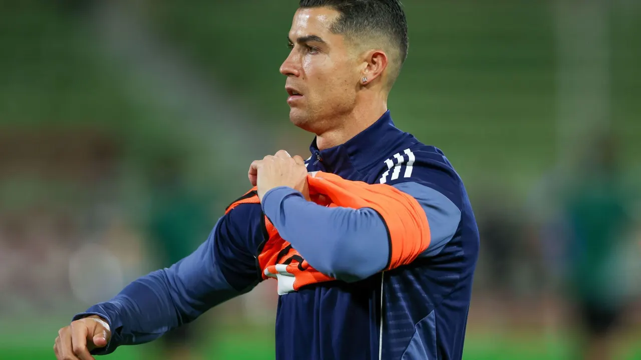 ما هي القنوات الناقلة لمباراة النصر ونيوم في دوري روشن السعودي؟